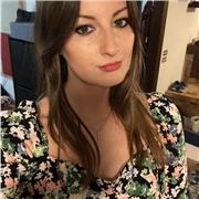 Laureata magistrale in economia. Impartisco lezioni individuali online per aiutare ragazzi/e a superare le proprie difficoltà.